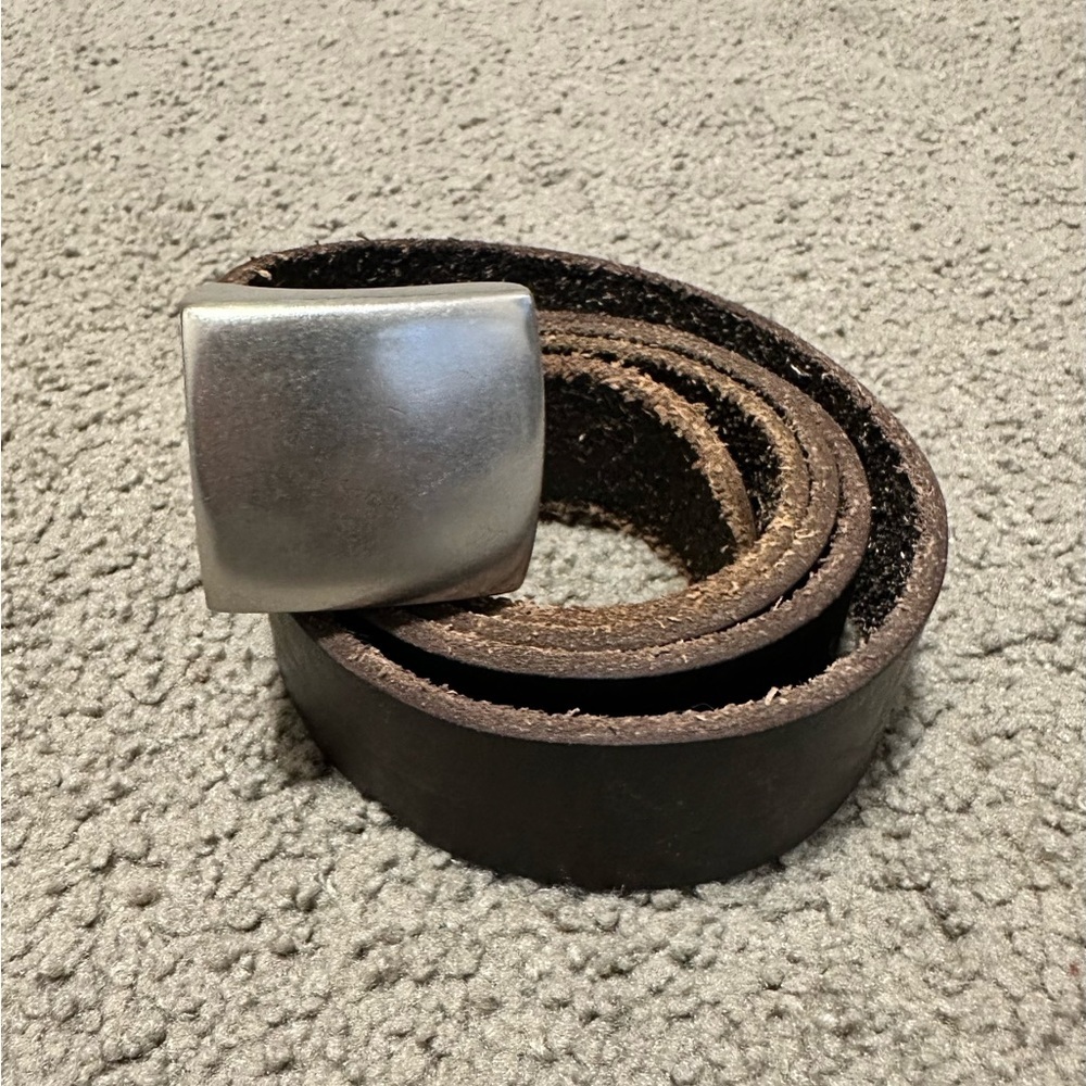 Banana Republic Minimalist leather Vintage Belt